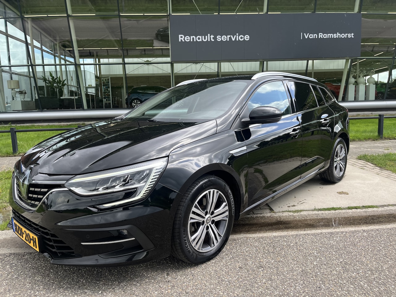Renault Mégane E-Tech - Estate 1.6 Plug-In Hybrid 160 Intens / Automaat / Apple Carplay - Android Auto / Keyless / - AutoWereld.nl