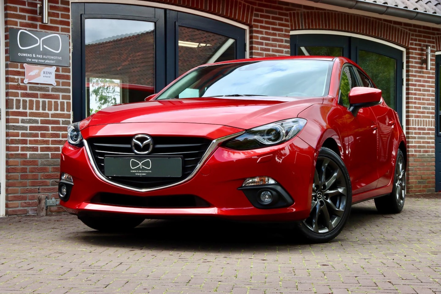 Mazda 3 - 2.0 GT-M NAKAMA | 1E EIGENAAR | CAMERA | NAVIGATIE | CRUISE | LED | STOELVERW. - AutoWereld.nl