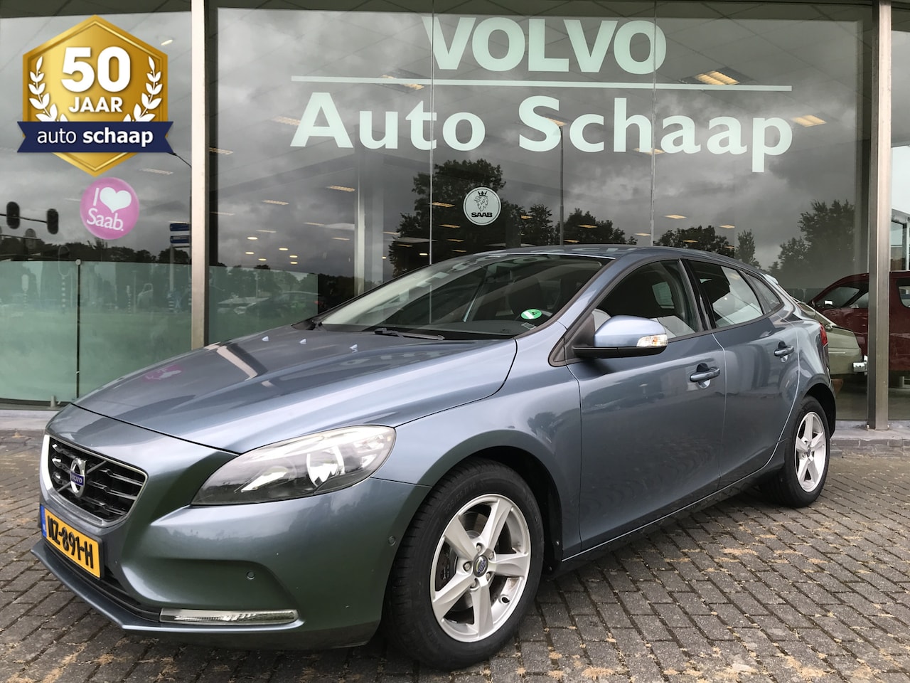 Volvo V40 - 1.6 T3 | Rijklaar incl garantie | Parkeersensoren voor en achter Climate control - AutoWereld.nl