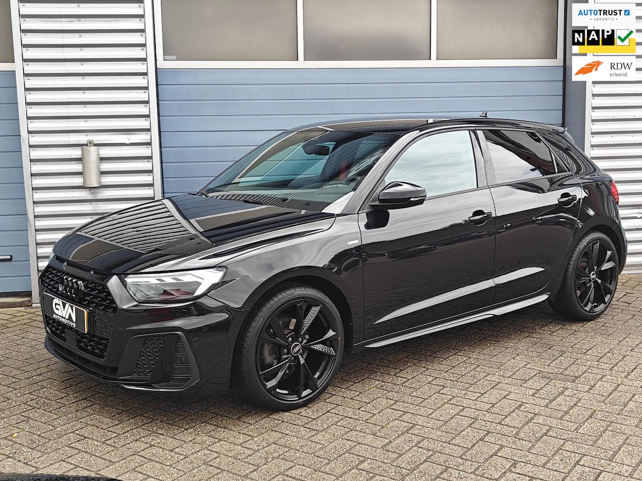 Audi A1 - 30 TFSI S edition | 2023 | RS6 velgen | Black on Black | LED Matrix | Keyless | CarPlay | - AutoWereld.nl