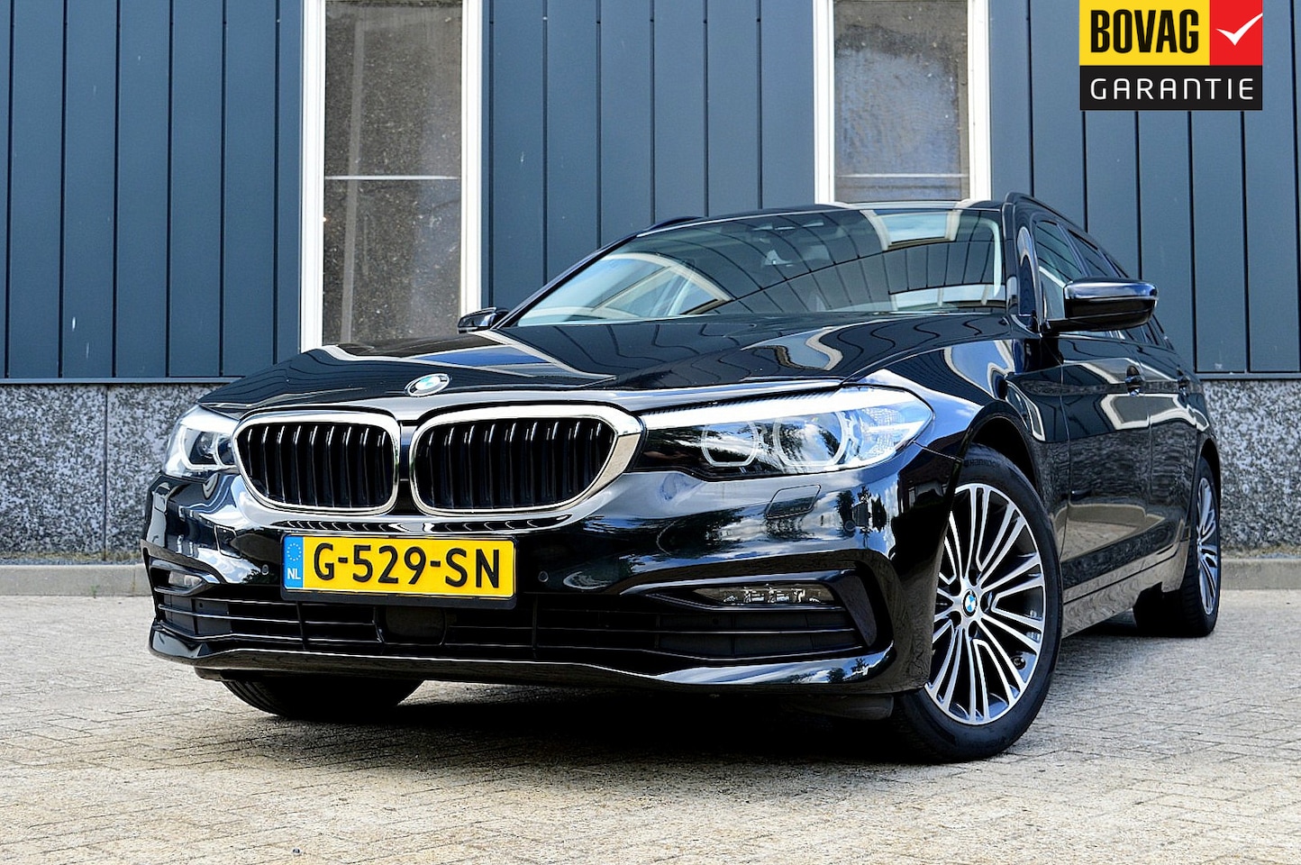 BMW 5-serie Touring - 520i Sport-Line Rijklaarprijs-Garantie Sport Interieur Trekhaak Led Apple carplay Navigati - AutoWereld.nl