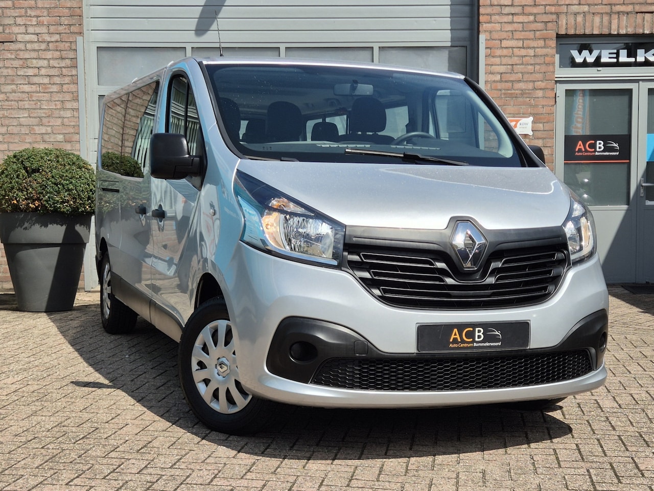 Renault Trafic Passenger - 1.6 dCi Grand Authentique 9 Persoons Airco - AutoWereld.nl