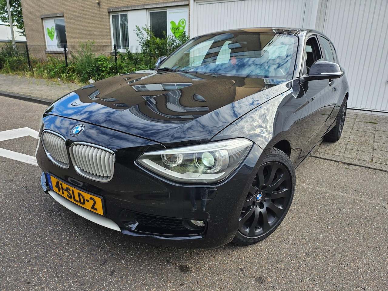 BMW 1-serie - 116i Business* Dealer onderhd* grijs/wit Leer* opendak - AutoWereld.nl