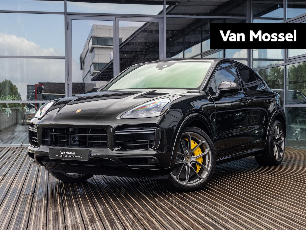 Porsche Cayenne Coupé - 4.0 Turbo S E-Hybrid | SPORTDESIGN CARBON | LICHTGEWICHT SPORTPAKKET CARBON | PTS DARK OLI - AutoWereld.nl