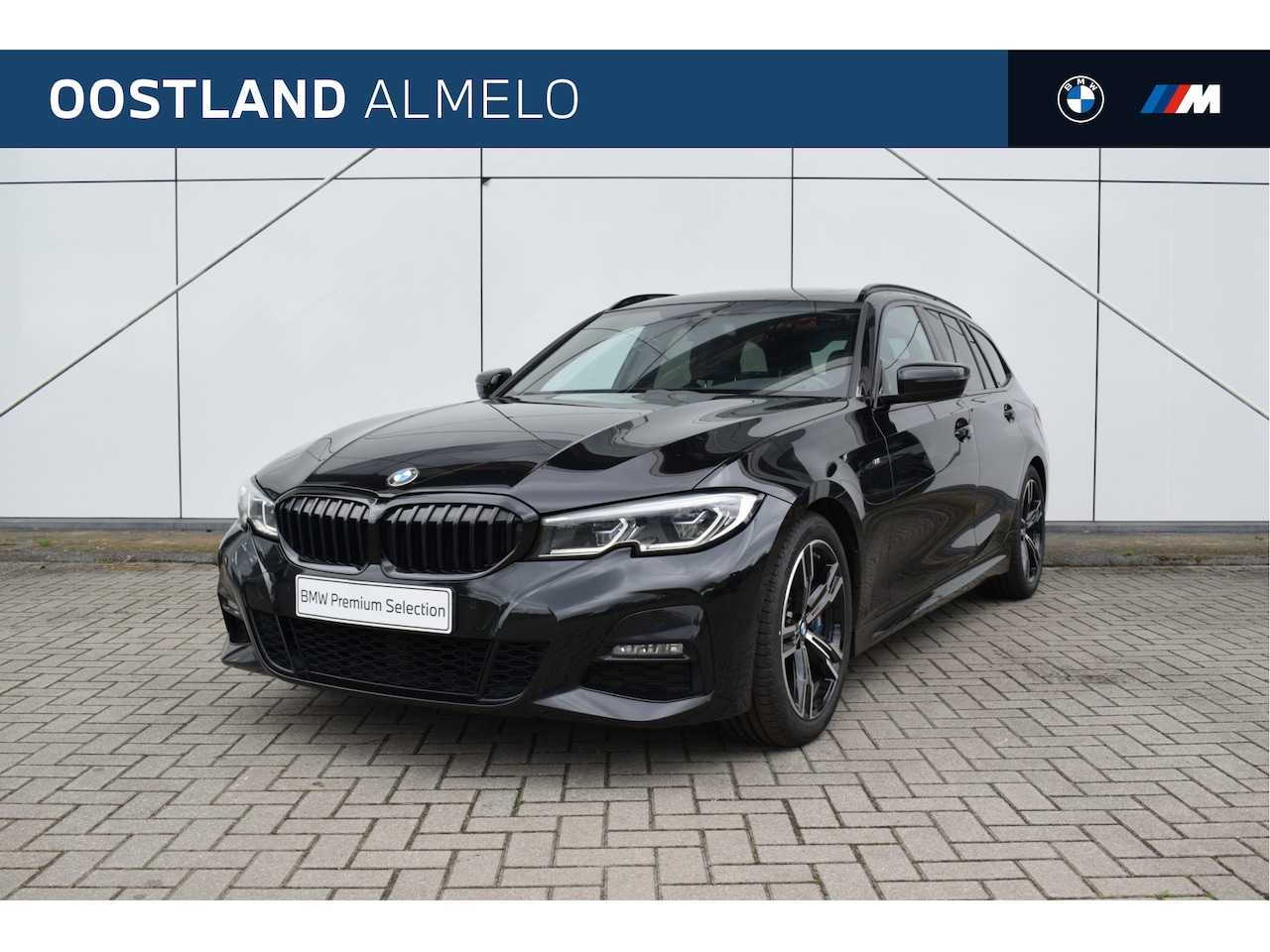 BMW 3-serie - 330i xDrive High Executive M Sport Automaat / Panoramadak / Laserlight / Sportstoelen / M - AutoWereld.nl