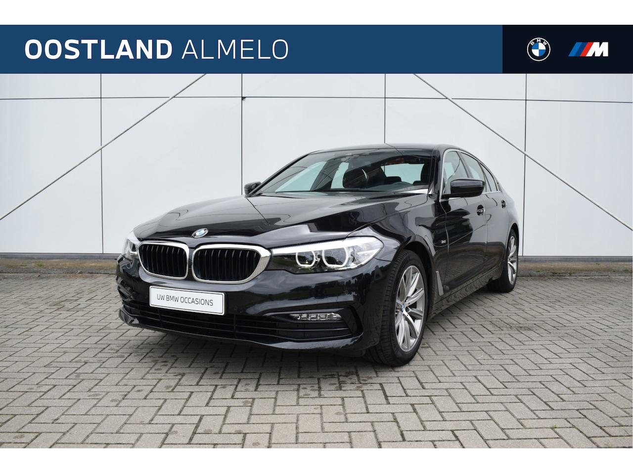 BMW 5-serie - 520i Executive Sport Line Automaat / Sportstoelen / Navigatie Professional / PDC - AutoWereld.nl