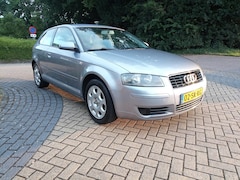 Audi A3 - 1.6 Attraction Nieuwe apk tot 26/9/26 , nette staat, ijskoude airco !