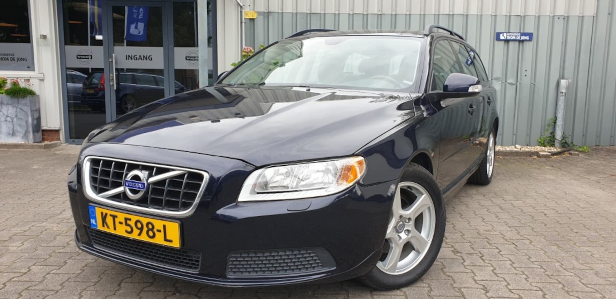 Volvo V70 - 2.0 T5 Momentum 2.0 T5 MOMENTUM - AutoWereld.nl