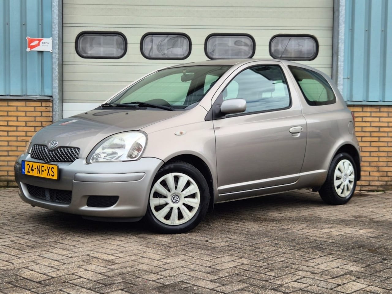 Toyota Yaris - 1.3 VVT-i Sol 1.3 VVT-I SOL - AutoWereld.nl