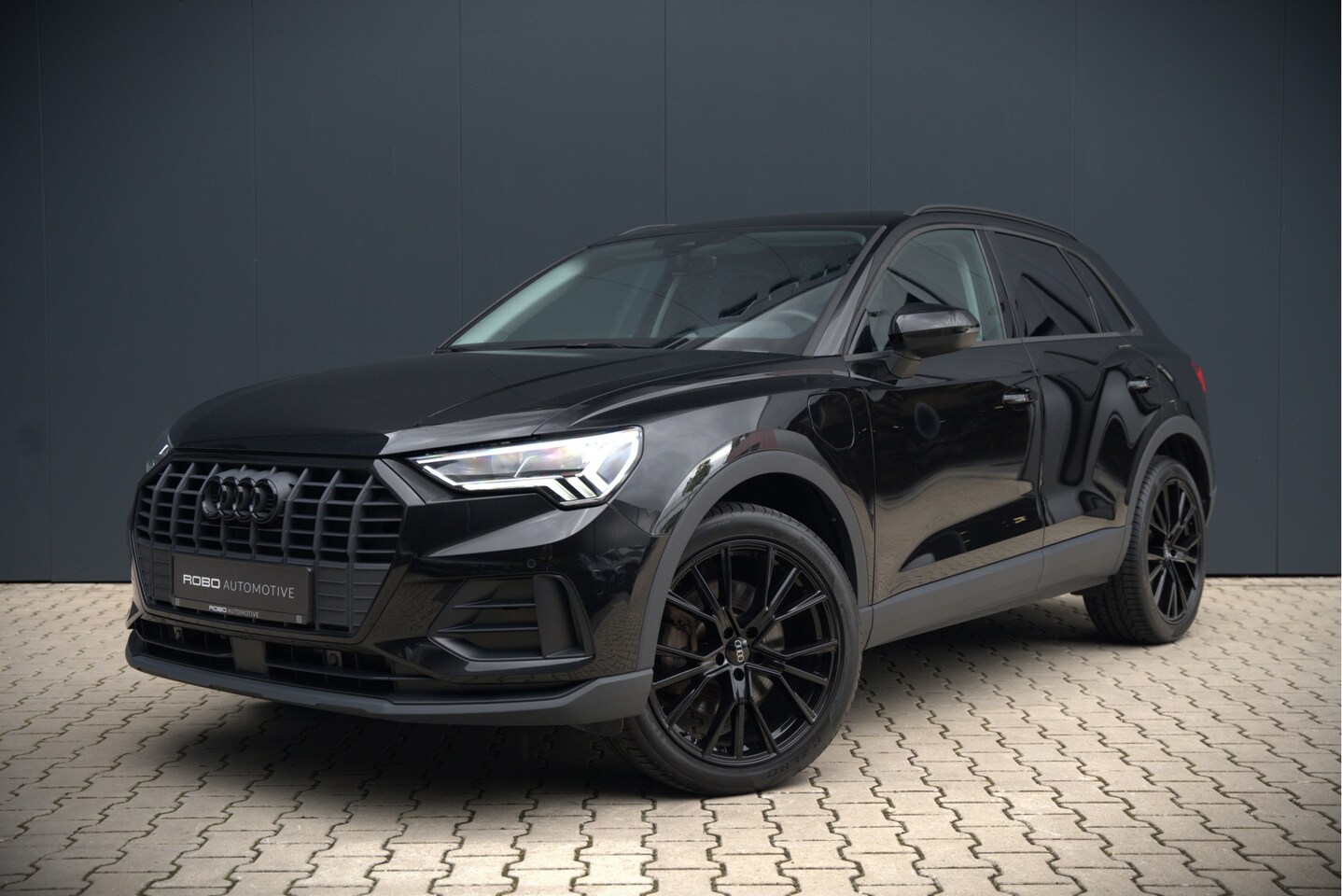 Audi Q3 - 45 TFSI e Advanced edition | Navigatie | Stoelverwarming | Parkeersensoren | Black Edition - AutoWereld.nl