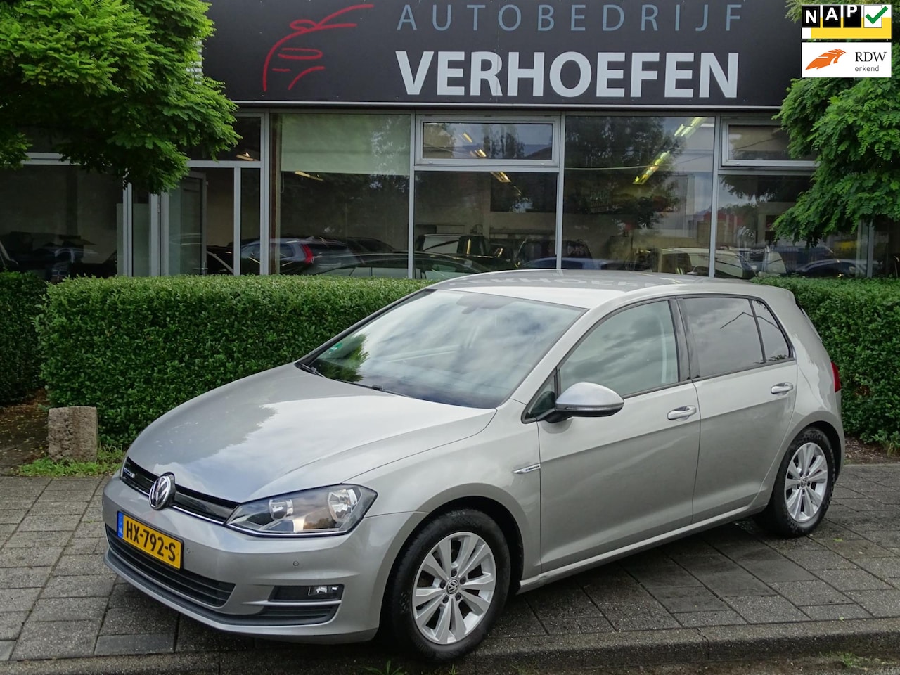 Volkswagen Golf - 1.0 TSI Business Edition Connected - PARK CAMERA - CRUISE / CLIMATE CONTR - NAVI ! - AutoWereld.nl