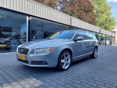 Volvo V70 - 2.5T Momentum Origineel NL Leer PDC Electrische achterklep Regensensor 18 inch Clima Cruis