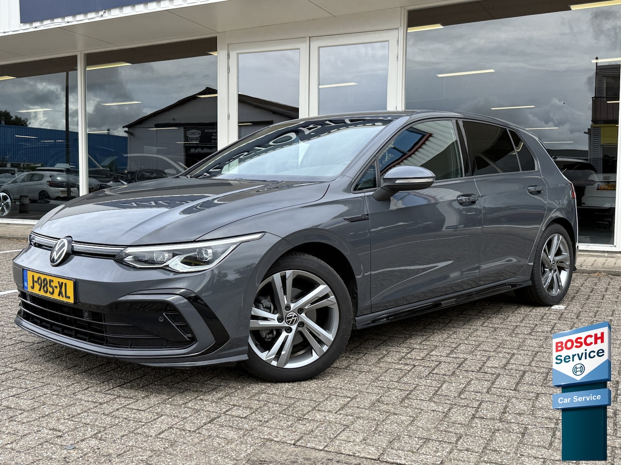 Volkswagen Golf - 1.5 eTSI 150pk R-Line | LED | Adapt. Cruise | Apple Carplay | Sportstoelen | PDC V+A | Vir - AutoWereld.nl