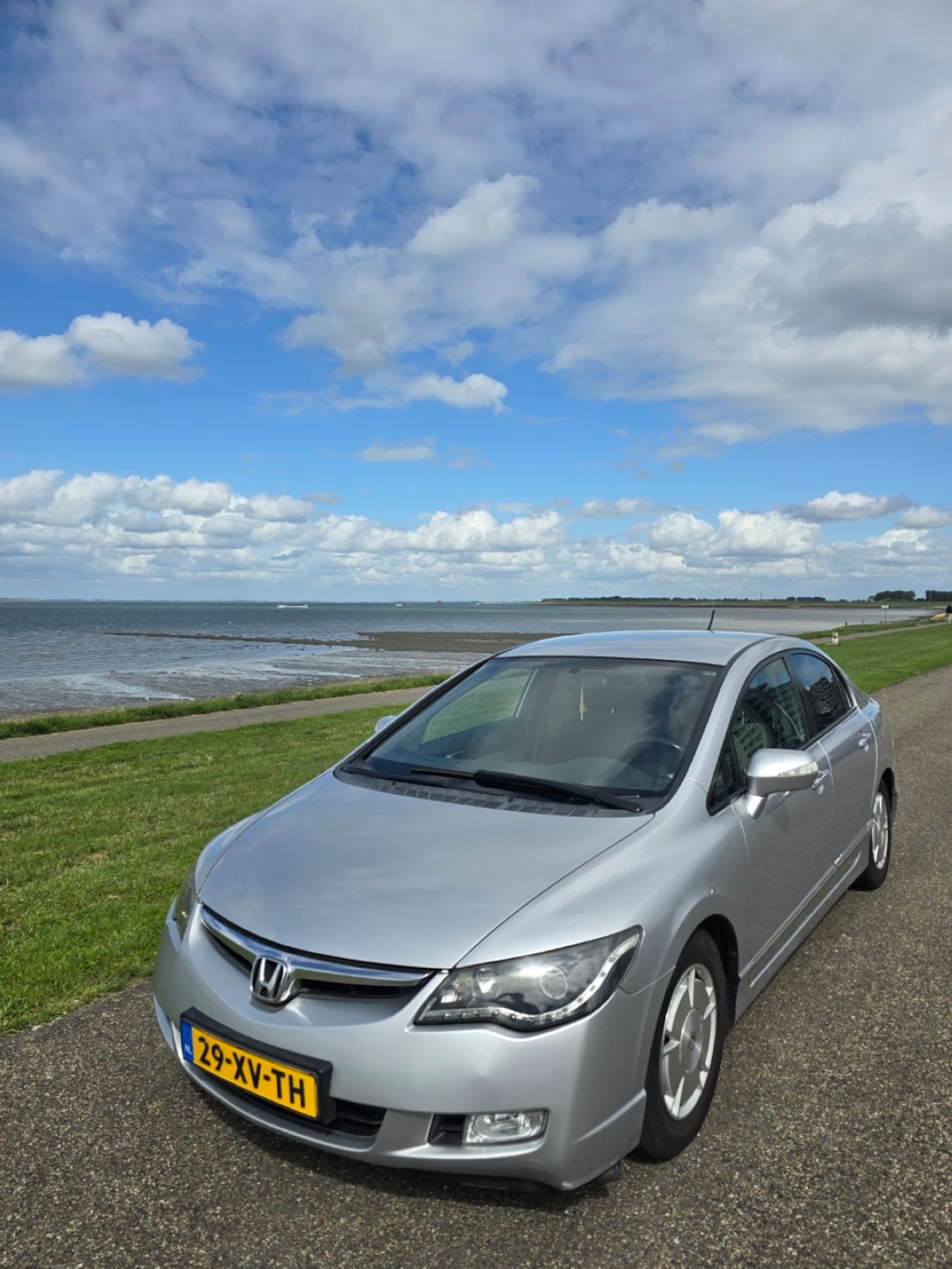 Honda Civic - 1.3 Hybrid NIEUWE ACCU-SCHERM-TREKHAAK-APK-NAP - AutoWereld.nl