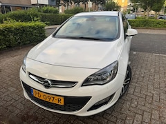 Opel Astra - 1.4 Turbo Cosmo