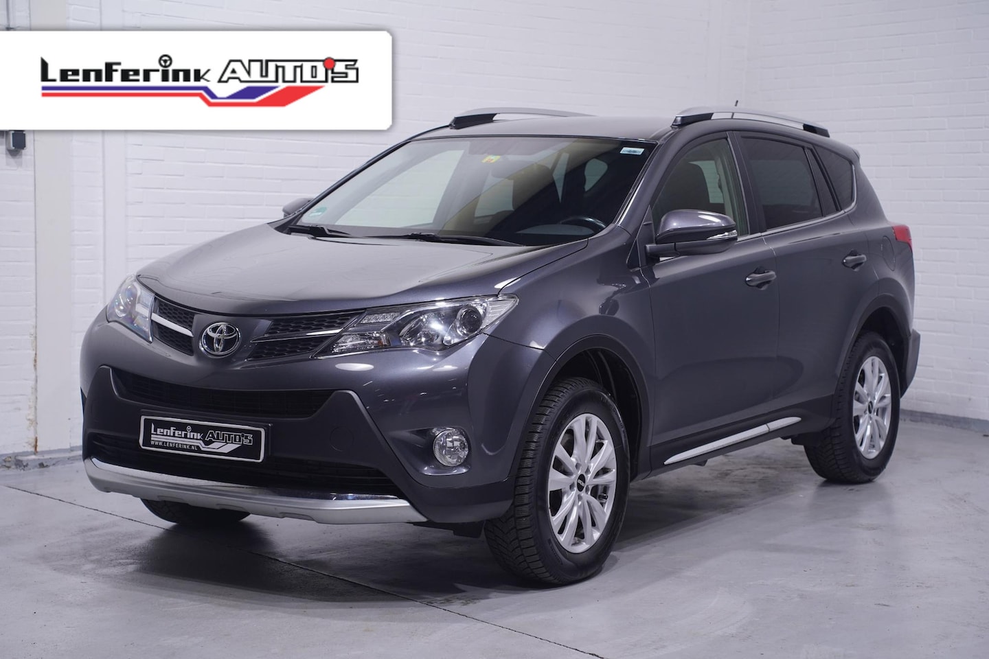 Toyota RAV4 - 2.2 D 150PK Edition navigatie elektrische achterklep trekhaak camera cruise controle LMV k - AutoWereld.nl