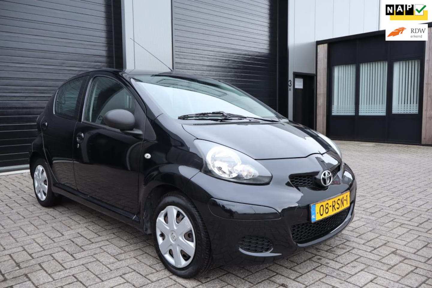 Toyota Aygo - 74 DKM |NAP | ZUINIG | ELEK-RAMEN | 5DRS |2 SLEUTELS - AutoWereld.nl