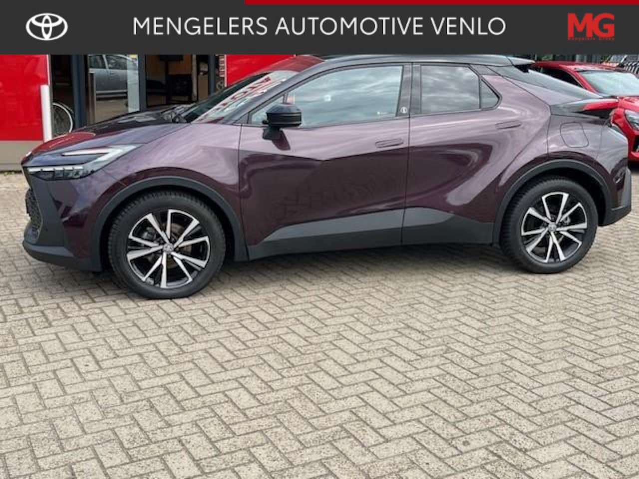Toyota C-HR - Hybrid 140 Team D **AllSeason,Stoelverwarming** - AutoWereld.nl