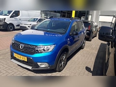 Dacia Sandero Stepway - 1.0 TCe Bi-Fuel Serie Limitee 15th Anniv. NAVIGATIE / CLIMATE CONTROLE / CRUISE CONTROLE /