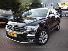 Volkswagen T-Roc - 1.5 TSI Sport 150 PK ADAP CRUISE/CARPLAY/AIRCO-ECC/PDC V+A/TREKH/6 BAK/LMW 17 INCH/STOEL V