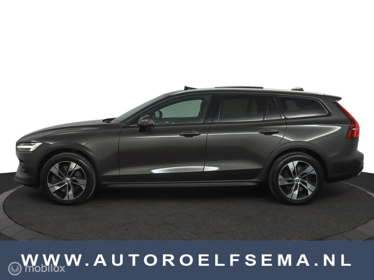 Volvo V60 Cross Country - 2.0 D4 AWD |Bliss|adapt|Pano|leer bomvol!! - AutoWereld.nl