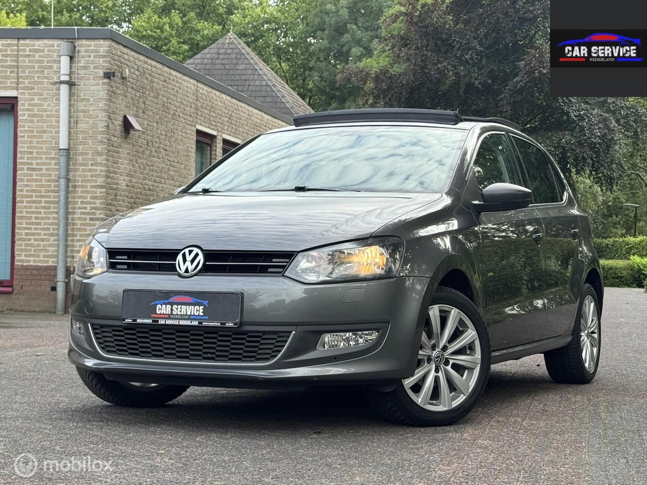 Volkswagen Polo - 1.2 LIFE /STLVW/LMV/PANO/PDC/TREKHAAK - AutoWereld.nl