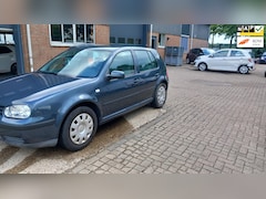 Volkswagen Golf - 1.6-16V Comfortline