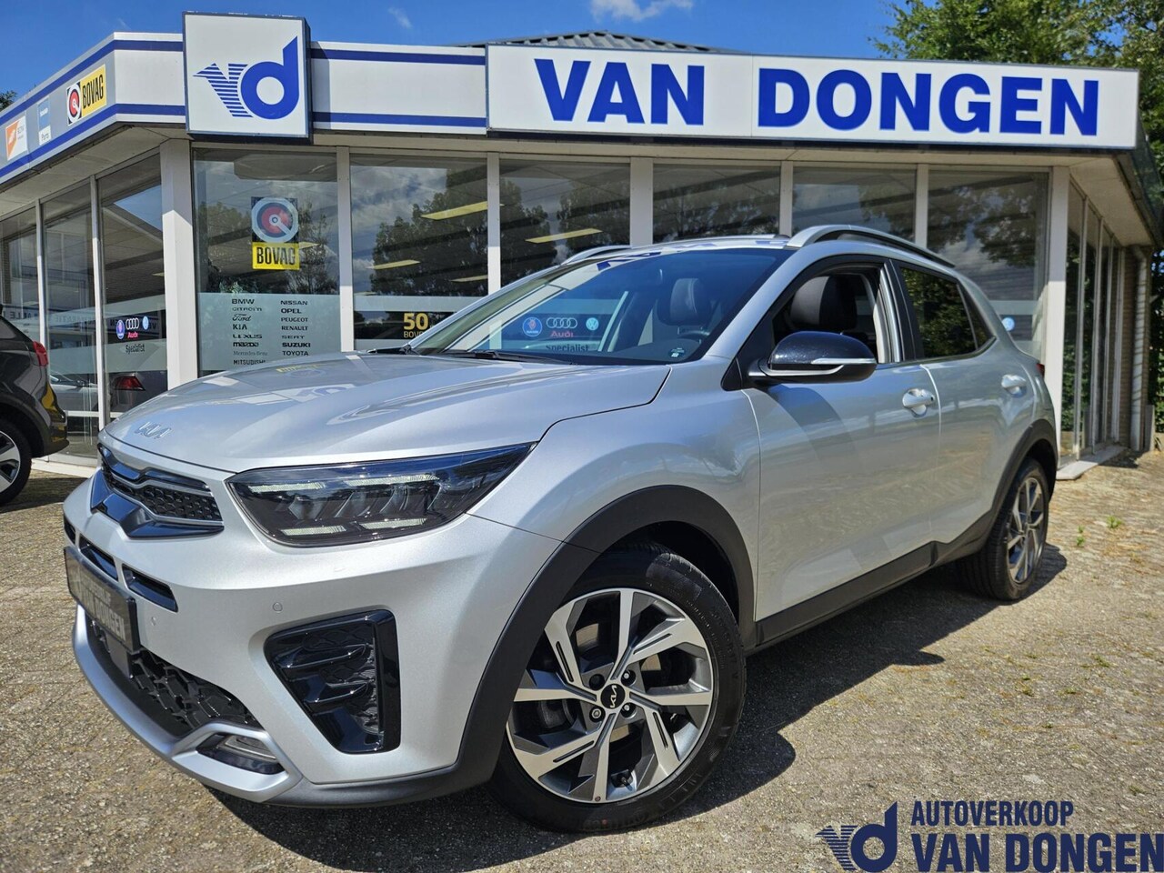 Kia Stonic - 1.0 T-GDi MHEV GT-PlusLine | Automaat | Schuifdak / GT 2023 - AutoWereld.nl