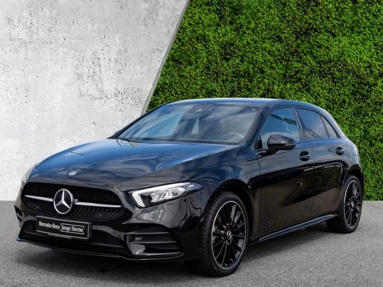 Mercedes-Benz A-klasse - 250 e AMG ** LED, MBUX+, 19-inch LMV, NICHT- & SPIEGEL PACK ** 1e EIG - UNFALLFREI - JUNGE - AutoWereld.nl