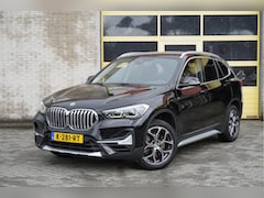BMW X1 - sDrive20i 180PK Automaat Executive Edition X-Line BJ2021 Lmv 18" | Led | Sideskirts | Trek