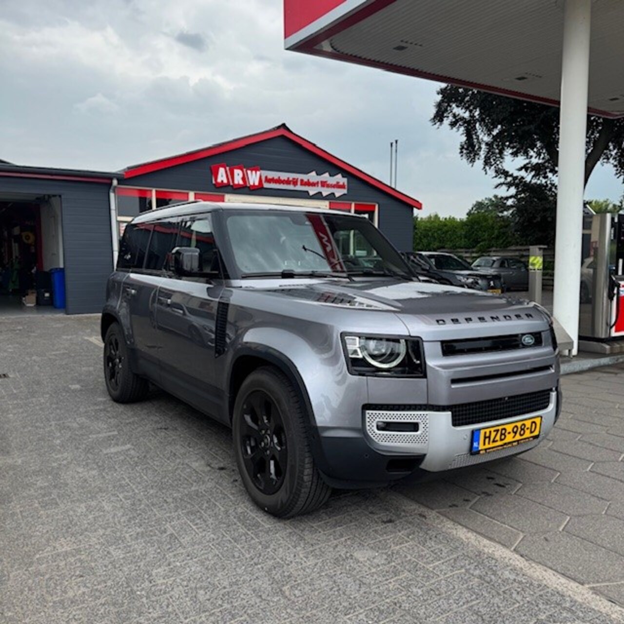 Land Rover Defender 110 - D250 250pk MHEV AWD Aut X-Dynamic SE - AutoWereld.nl