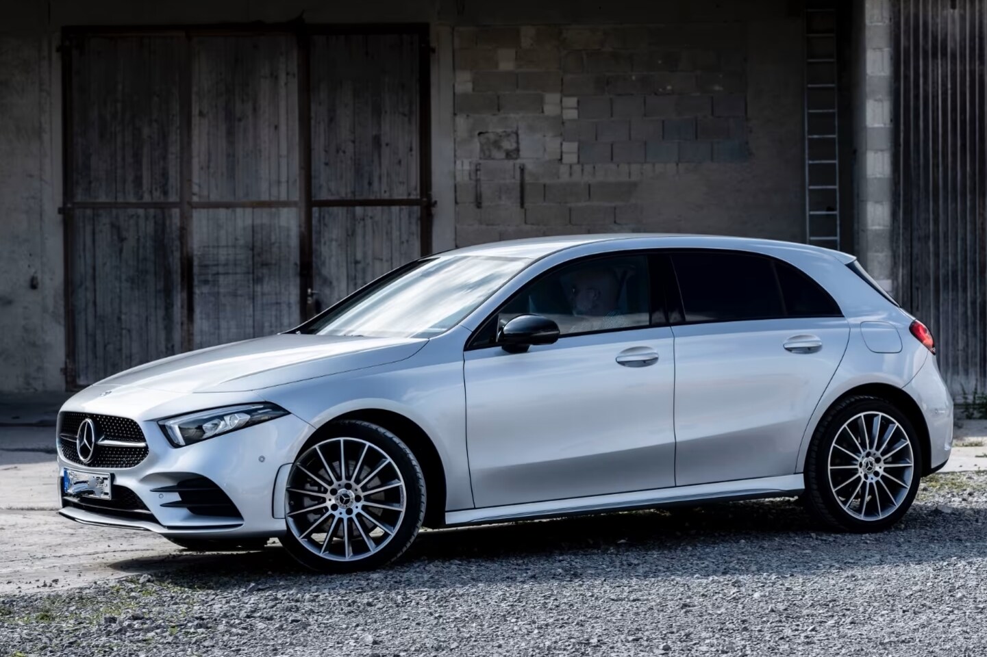 Mercedes-Benz A-klasse - 250 e AMG ** LED, MBUX+, 19-inch LMV, ADAPT. CRUISE, NIGHT PAKKET ** 1e EIG - UNFALLFREI - - AutoWereld.nl