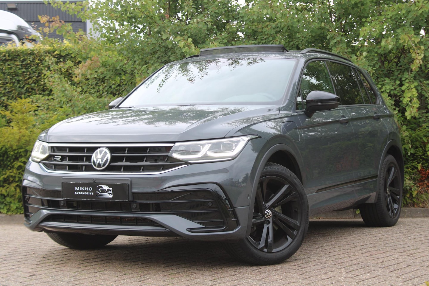 Volkswagen Tiguan - 1.4 TSI eHybrid 3X R-Line | Panoramadak | 360 camera | Dode hoek | Keyless | elektrische k - AutoWereld.nl