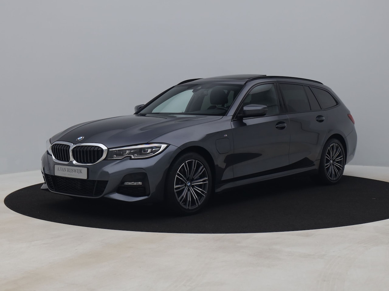 BMW 3-serie Touring - 330e M Sport | PANO | CAMERA | STOELVERW. - AutoWereld.nl