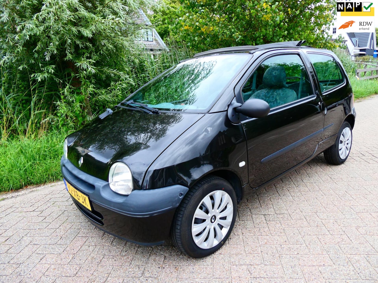Renault Twingo - 1.2 Airco Schuifdak 129.000km. Zuinig - AutoWereld.nl