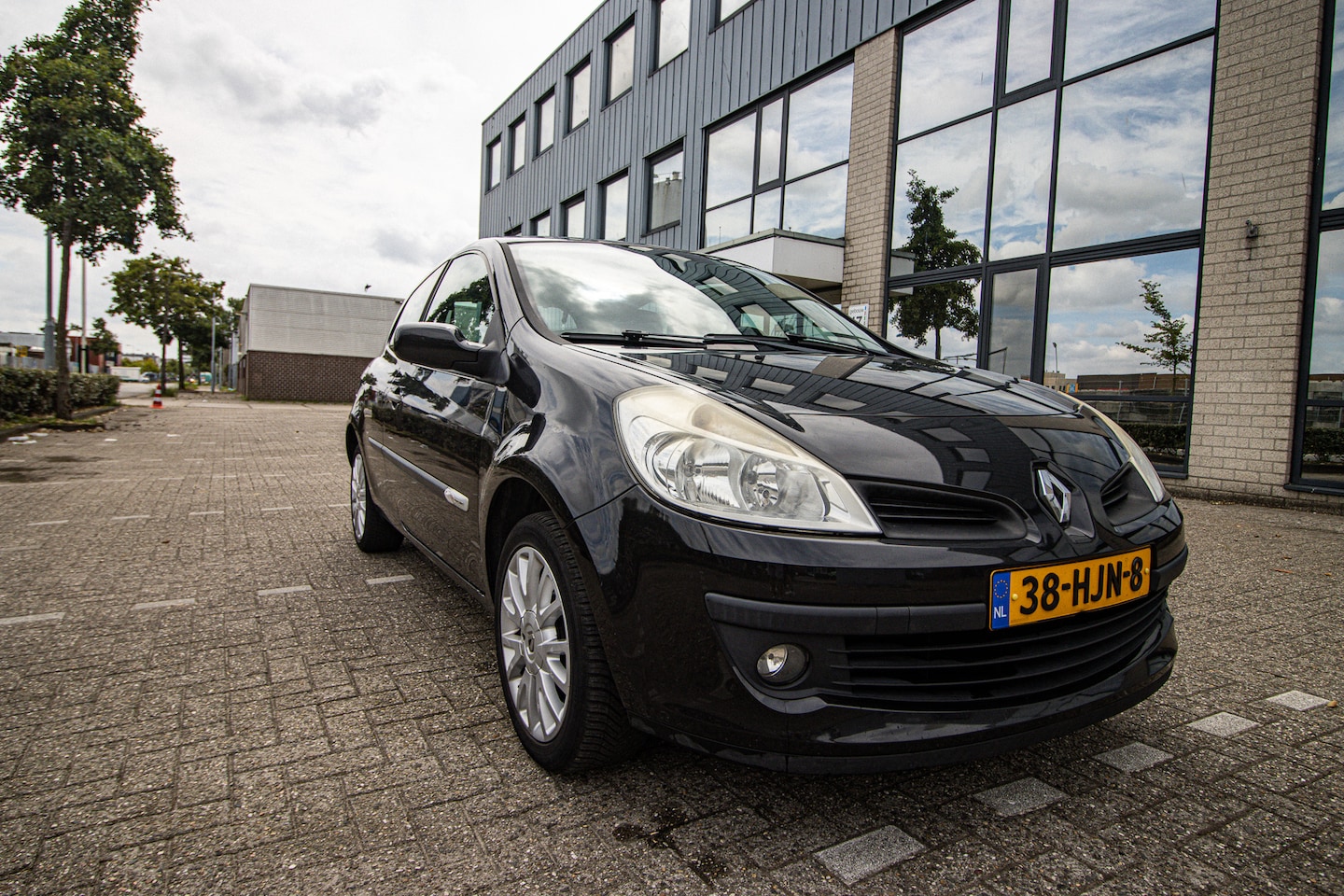 Renault Clio - 1.2-16V Special Rip Curl - AutoWereld.nl