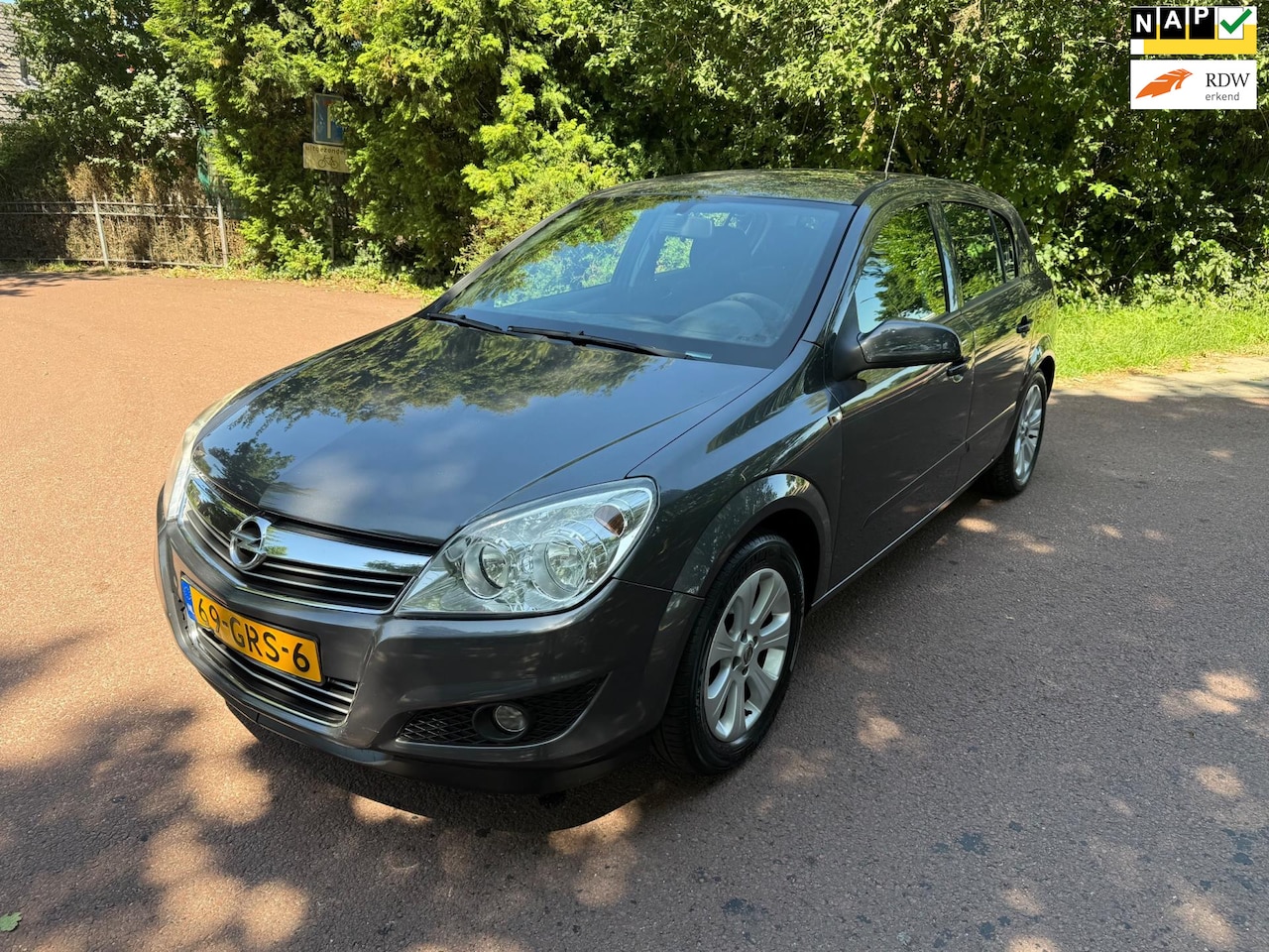 Opel Astra - 1.4 Temptation / Navi / Airco / NAP / PDC / Apk - AutoWereld.nl