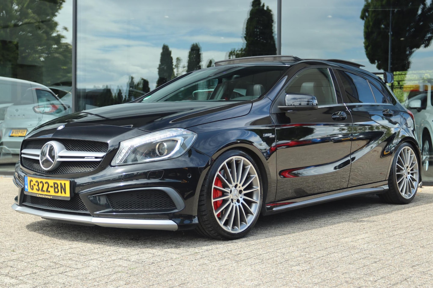 Mercedes-Benz A-klasse - AMG 45 4MATIC | PANO | HARMAN/KARDON | STOELVERW. | BI-XENON | LEDER/ALCANTARA - AutoWereld.nl
