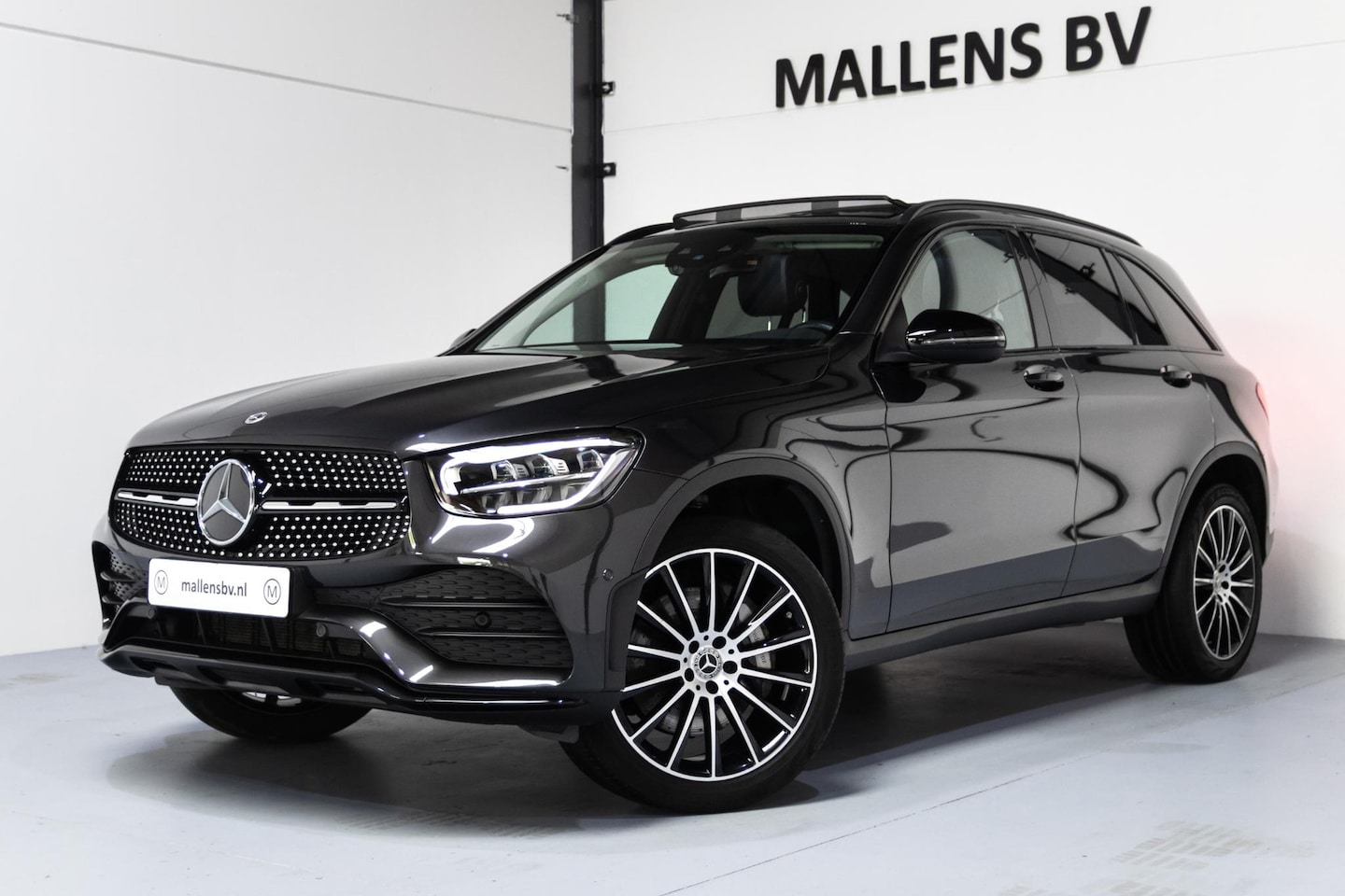 Mercedes-Benz GLC-klasse - 300e 4MATIC AMG/PANO/MEMORYSTOELEN/TREKHAAK/BURMESTER/AIRBALANCE - AutoWereld.nl