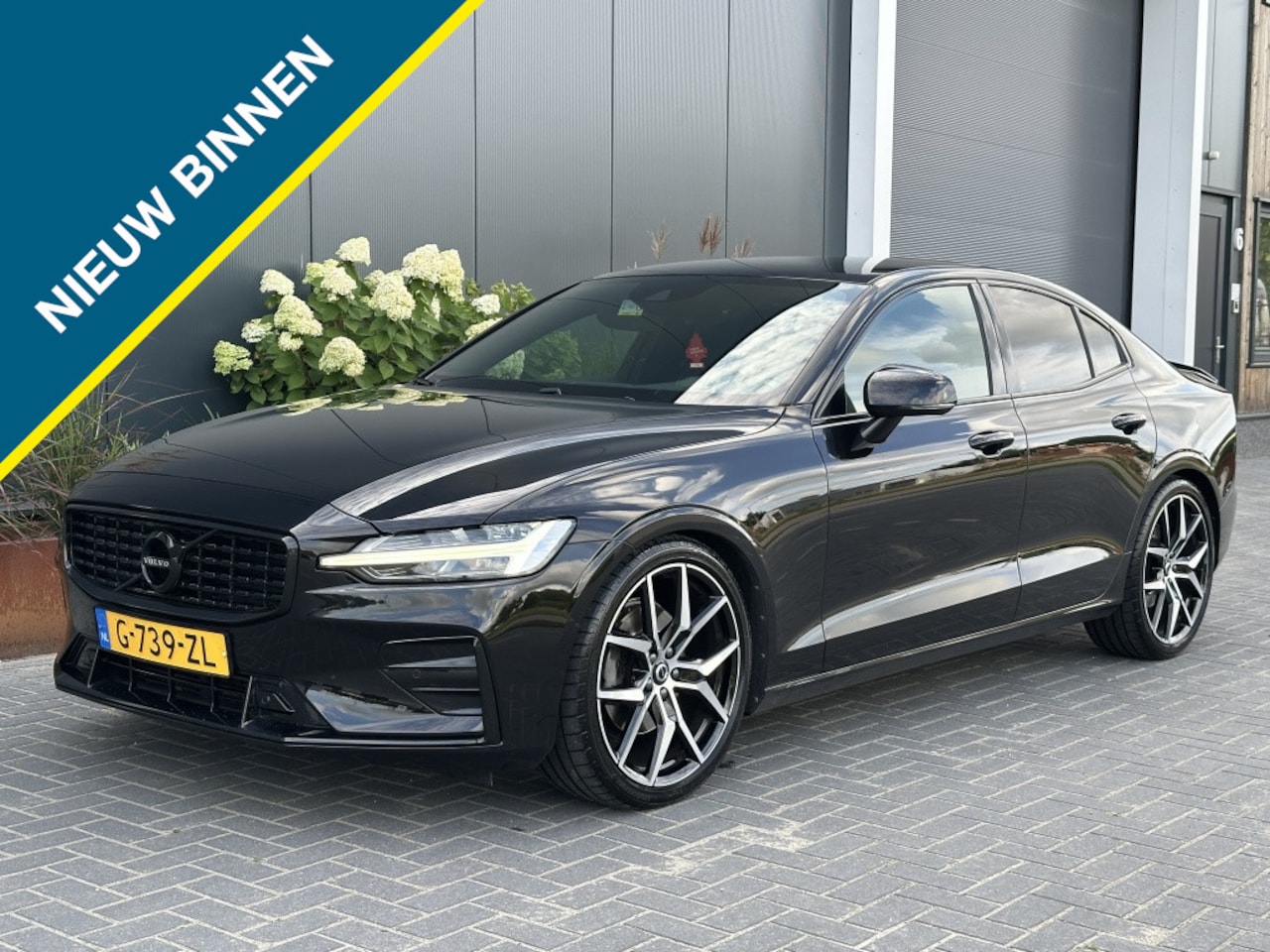 Volvo S60 - 2.0 T4 R-Design NAVI LEDER SPORTVELGEN HARMAN KARDON - AutoWereld.nl