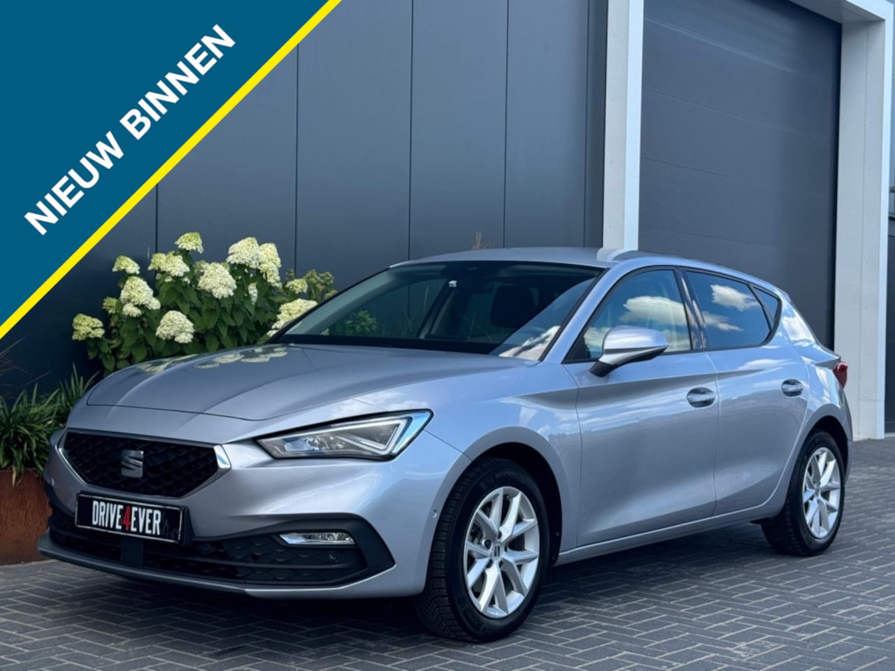 SEAT Leon - 1.0 eTSI Style NAVI VIRTUAL CLIMATE PDC ELEK PAKKET CAMERA - AutoWereld.nl