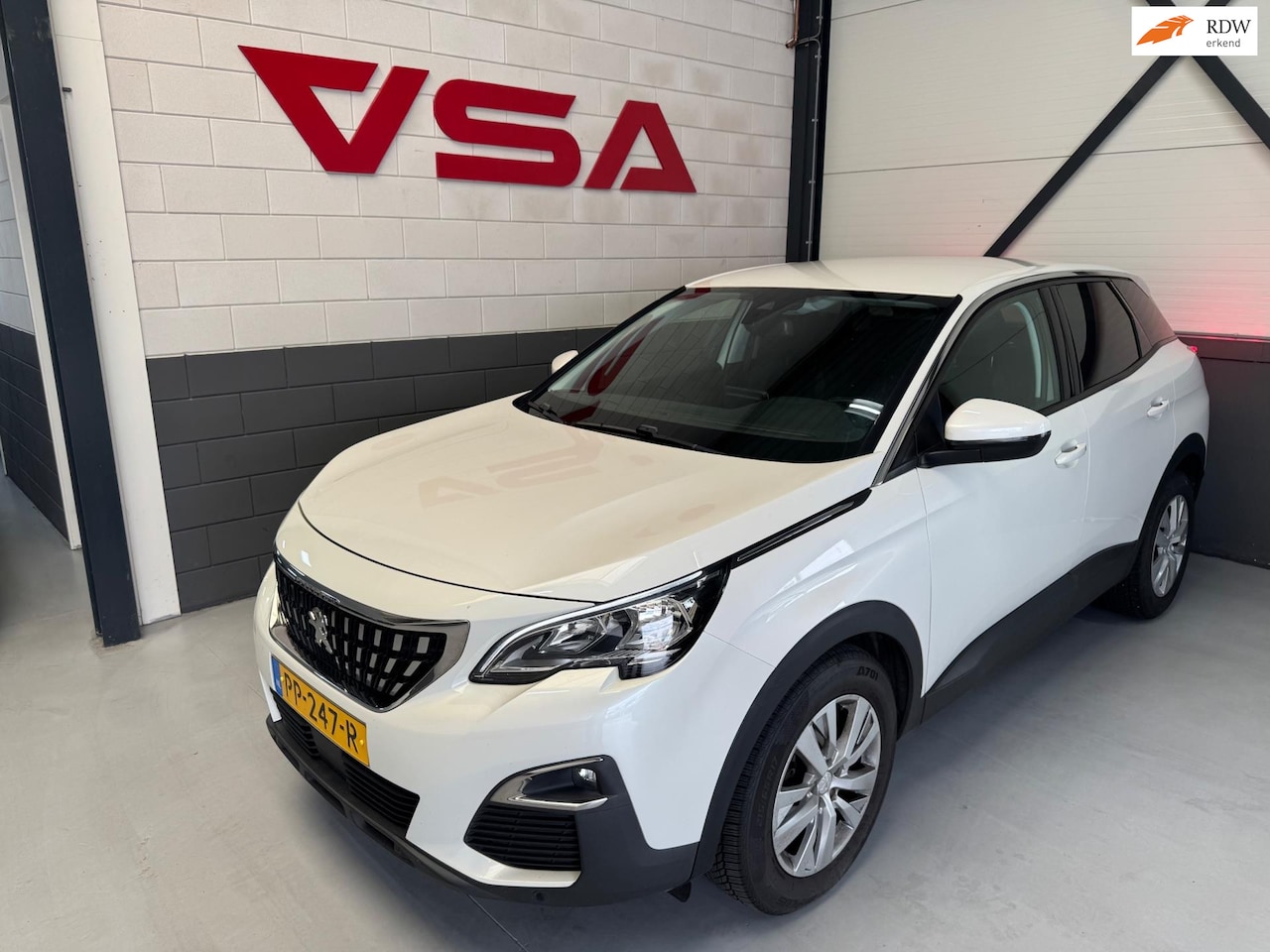 Peugeot 3008 - 1.2 PureTech Blue Lease Premium 1.2 PureTech Blue Lease Premium,Camera,Cruise,Led,CarPlay,DAB - AutoWereld.nl