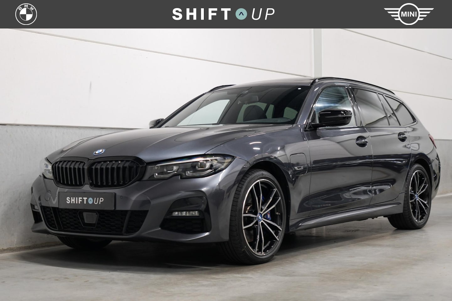 BMW 3-serie Touring - 330e M-Sport | Panoramadak | Adapt. Cruise Control - AutoWereld.nl