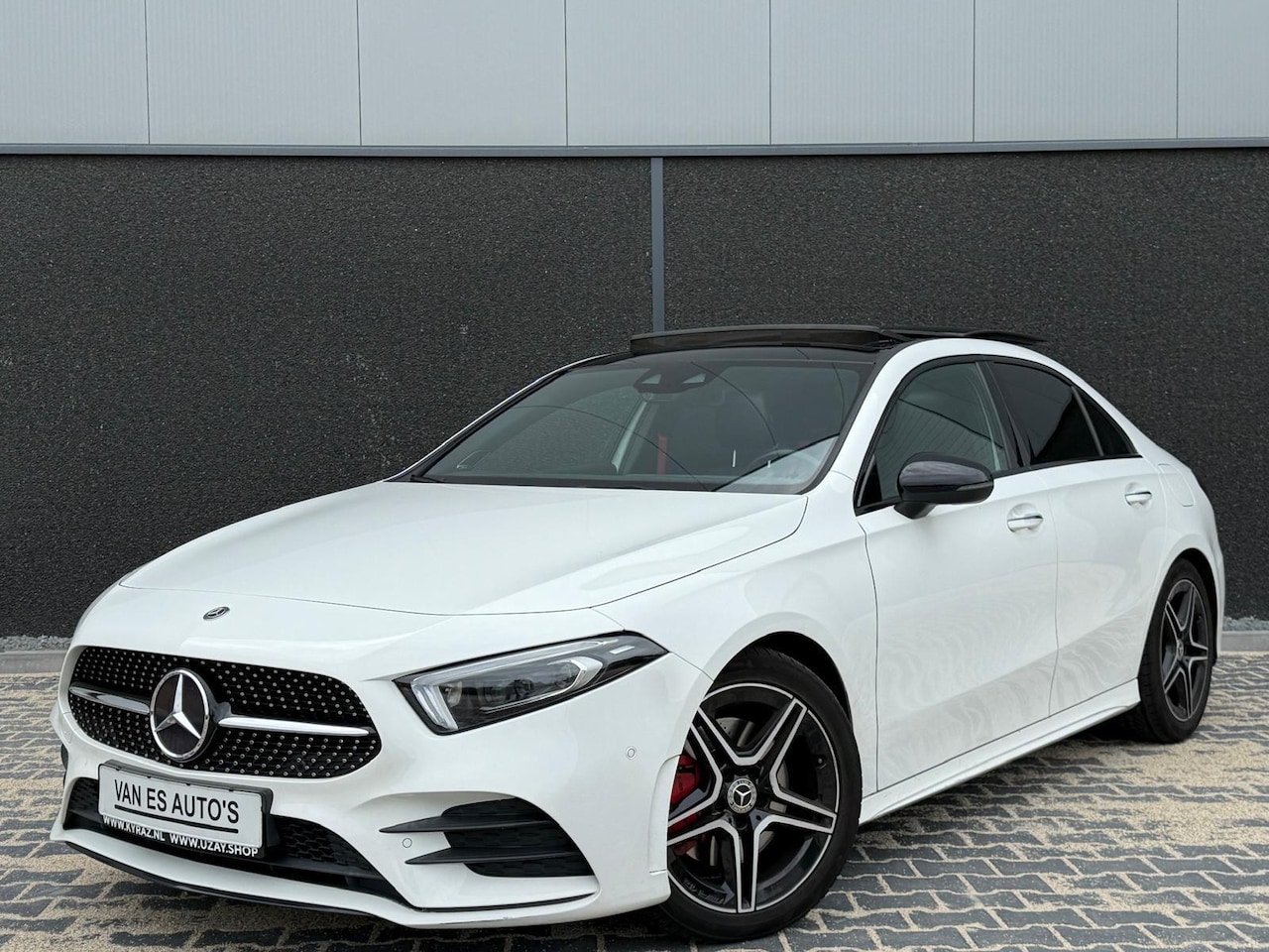 Mercedes-Benz A-klasse - 220 AMG Night Pakket Limo PANO/XEMON - AutoWereld.nl