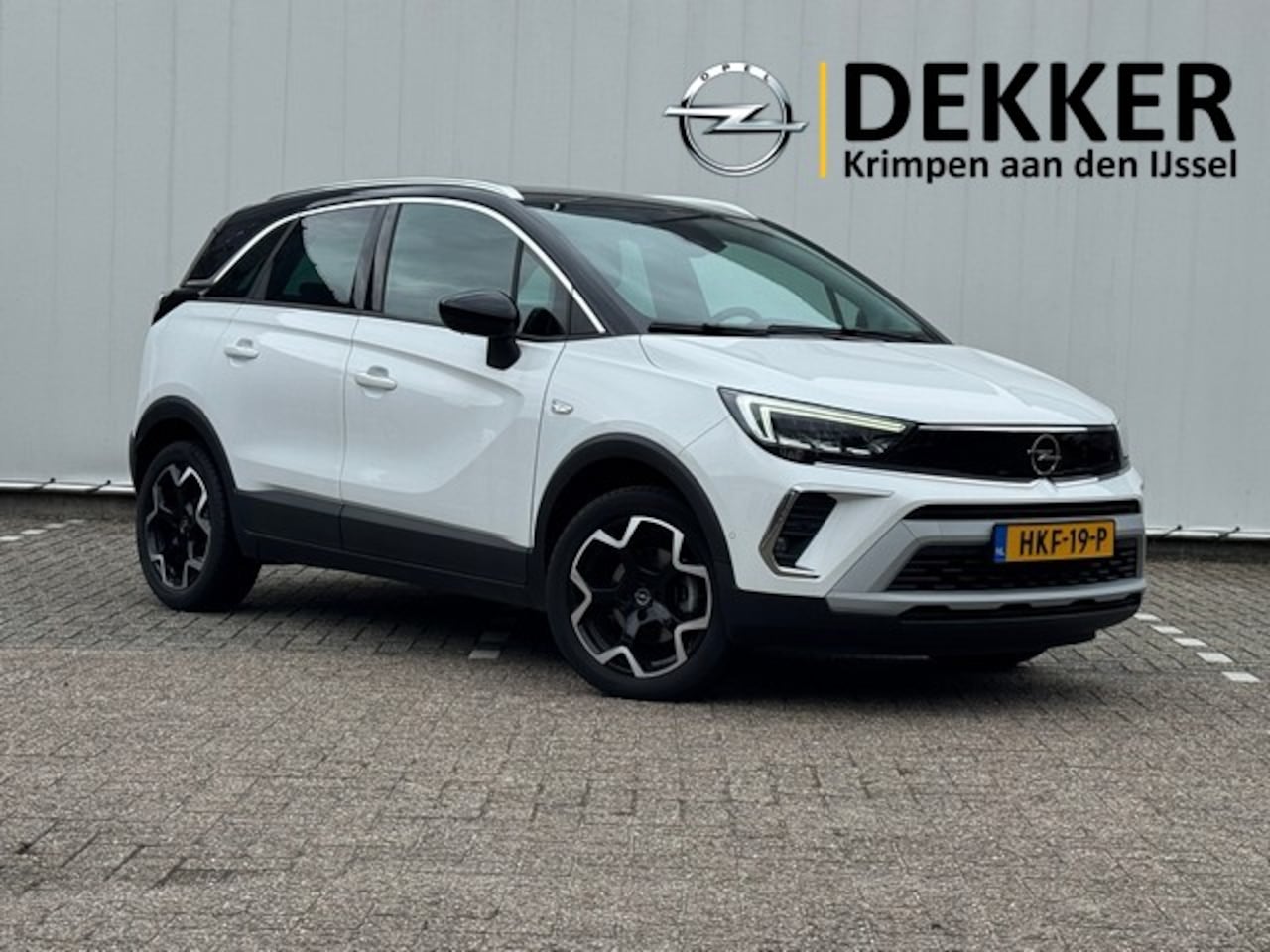 Opel Crossland - 1.2 Turbo Ultimate Automaat met Navi/Camera, AGR met Alcantara, 17inch - AutoWereld.nl