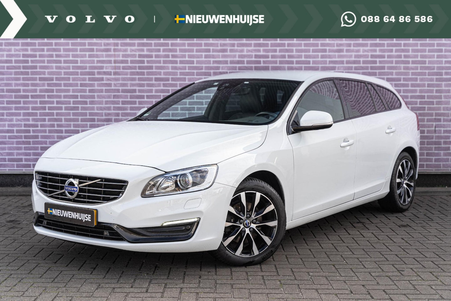 Volvo V60 - 2.0 T4 Ocean Race | Navi | Stoelverwarming | Getint Glas | Lederen Bekleding | Park Assist - AutoWereld.nl