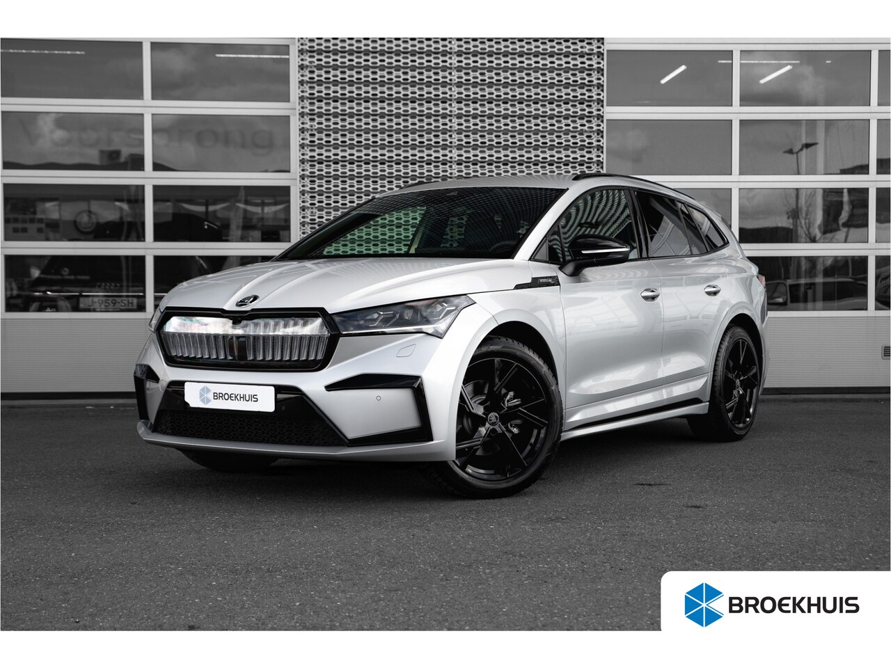 Skoda Enyaq iV - Sportline | 20" lichtmetalen velgen Taurus, antraciet gepolijst | Achteruitrijcamera (Rear - AutoWereld.nl