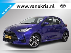 Toyota Yaris - 1.5 Hybrid 115 First Edition LM-velgen, Metallic lak, Adaptieve cruise control, Apple Carp