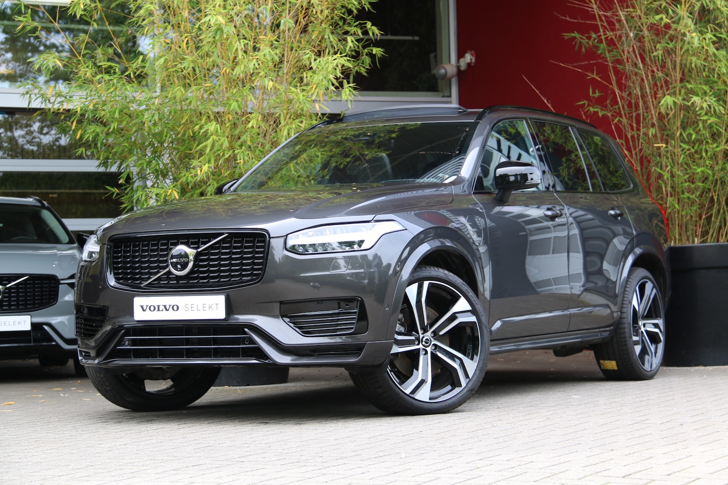 Volvo XC90 - 2.0 T8 Plug-in hybrid AWD Ultra Dark | Bowers&Wilkins | Luchtvering | Trekhaak | 360 Camer - AutoWereld.nl