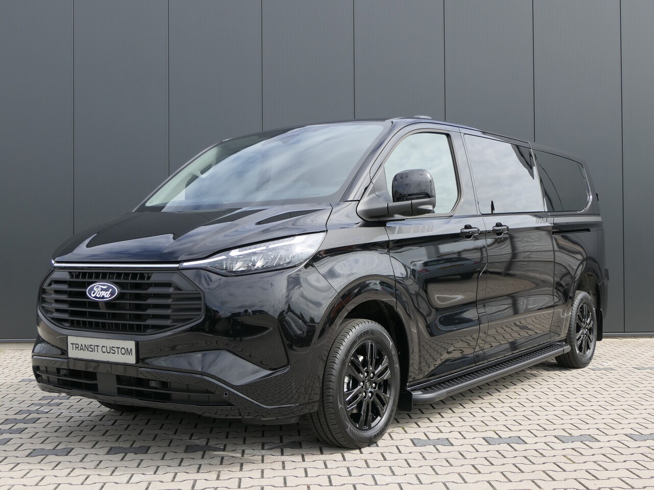 Ford Transit Custom - 320 2.5 PHEV L2H1 Black Platinum DC | Dubbele Cabine | Leder | 360 Camera | Dubbele Schuif - AutoWereld.nl